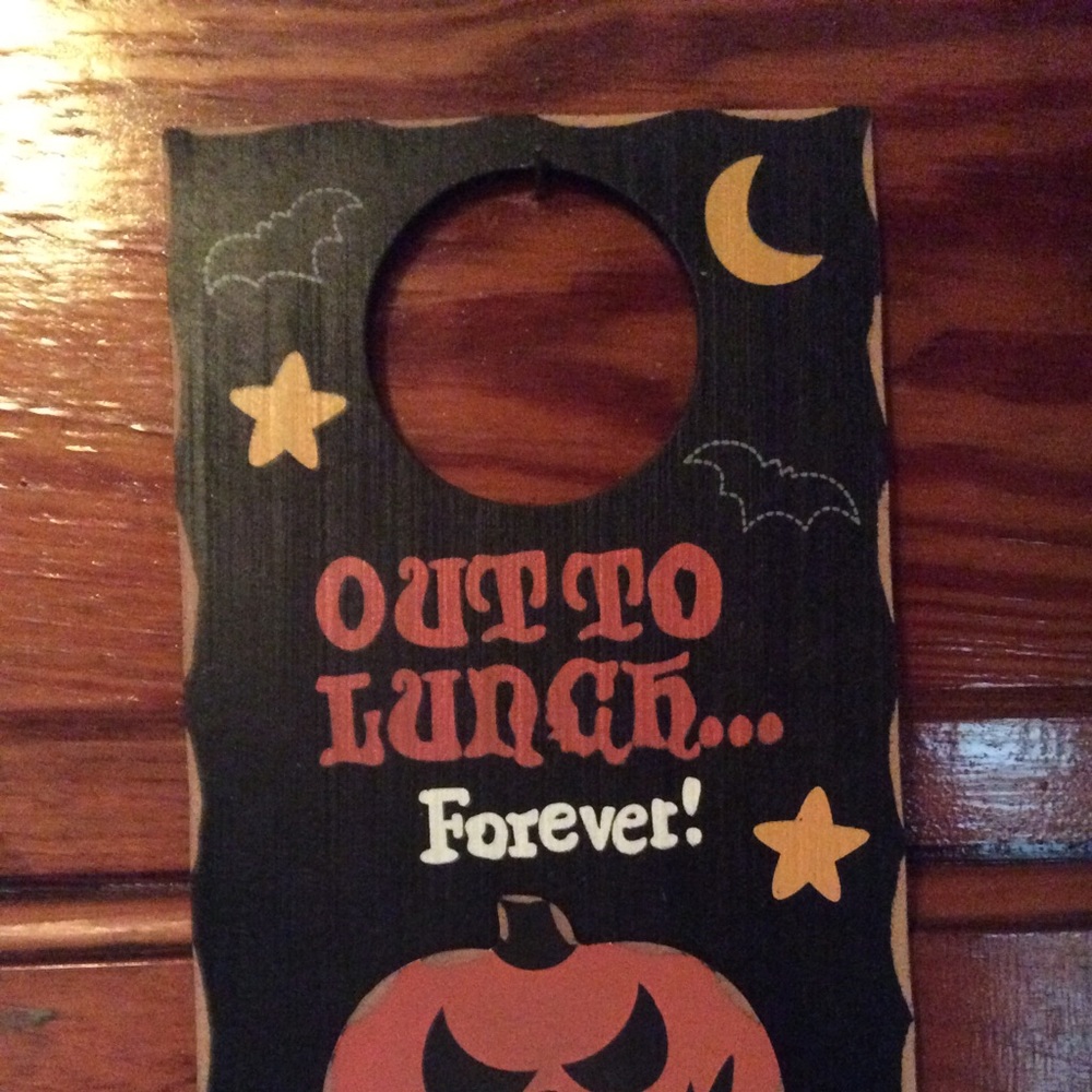 💜 New Halloween wooden out to lunch door decoration